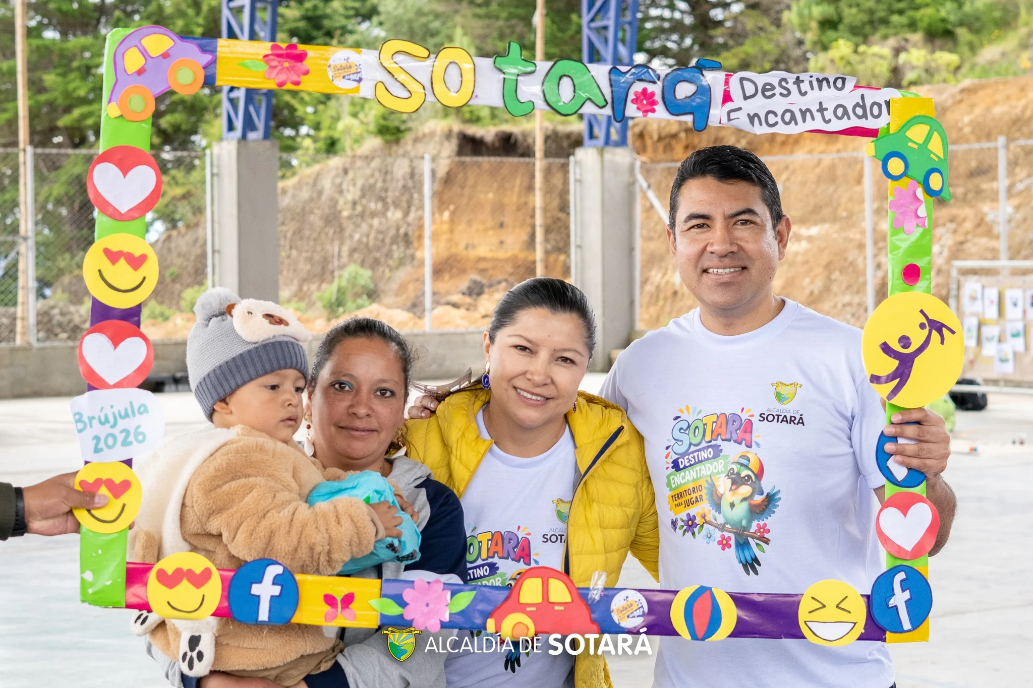 Niños y niñas participan en una jornada de juego e integración durante la celebración del Día de la Niñez en Paispamba