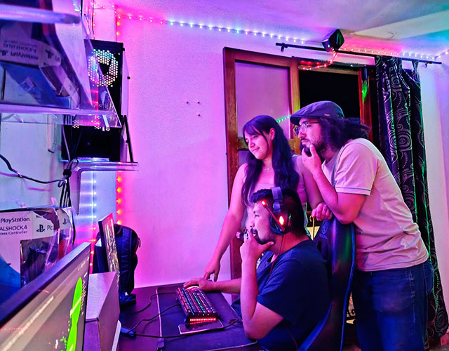 Battle Arena: creando comunidad entre partidas y pantallas Battle Arena: creando comunidad entre partidas y pantallas