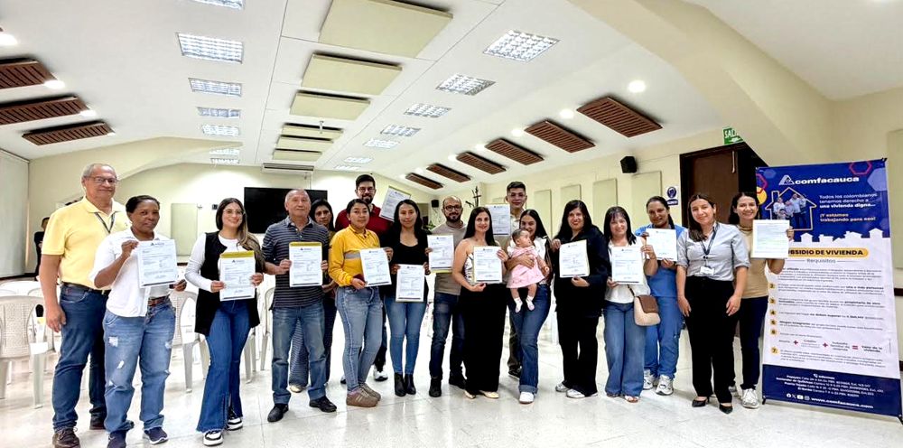 Comfacauca-entrego-subsidios-de-vivienda-a-mas-familias-caucanas.jpg