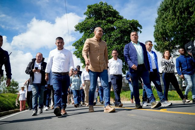 Gobernación entrega más de 6 kilómetros de vía pavimentada en Silvia Gobernación entrega más de 6 kilómetros de vía pavimentada en Silvia