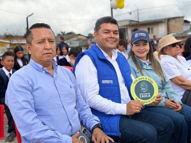 Gobernación entrega más de 6 kilómetros de vía pavimentada en Silvia Gobernación entrega más de 6 kilómetros de vía pavimentada en Silvia