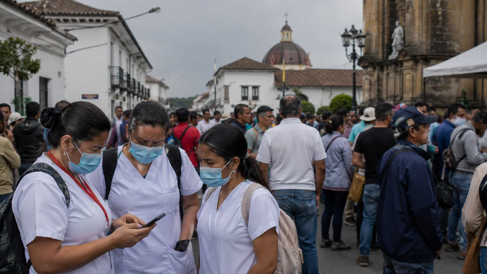 Trabajadoras de la salud reunidas en jornada pública en el centro histórico de Popayán.