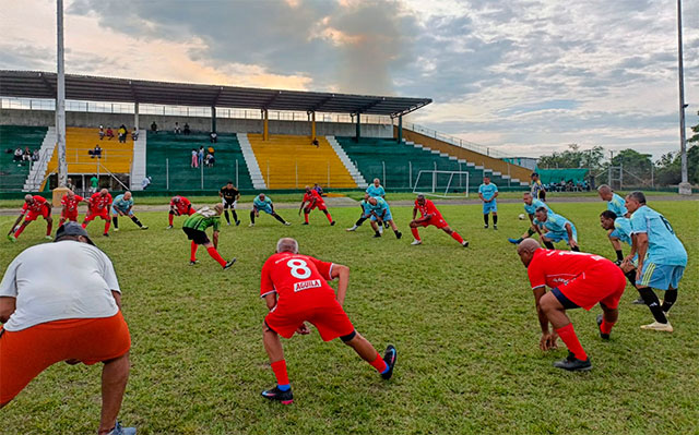 Miranda reunió a figuras del fútbol escarlata Miranda reunió a figuras del fútbol escarlata