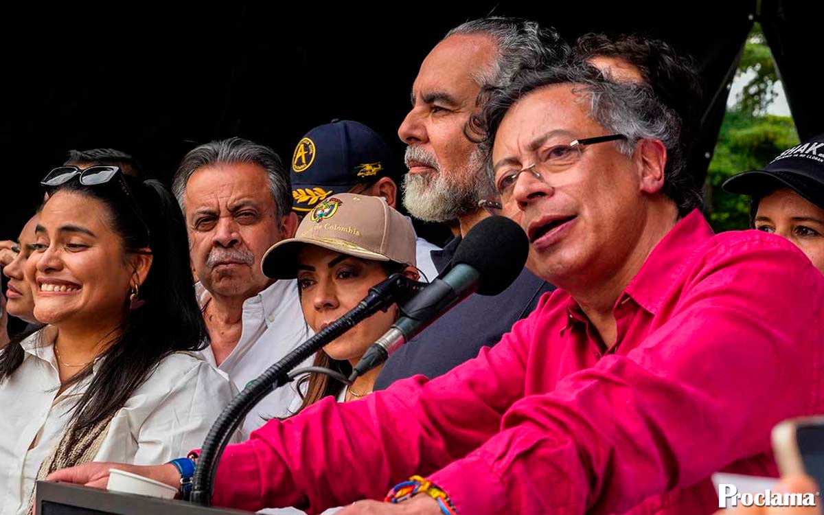 Petro-confronta-al-Congreso-en-Medellin.jpg