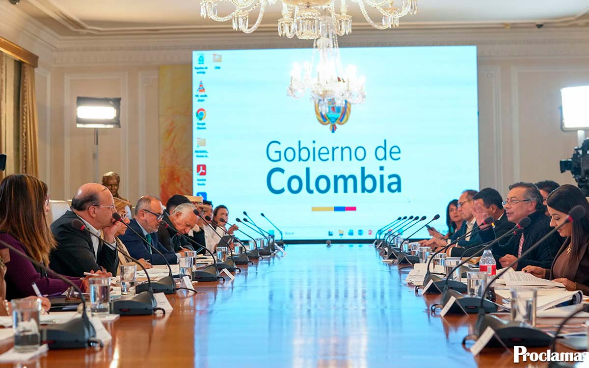 Petro-denuncio-millonarias-perdidas-por-oro-ilegal.jpg
