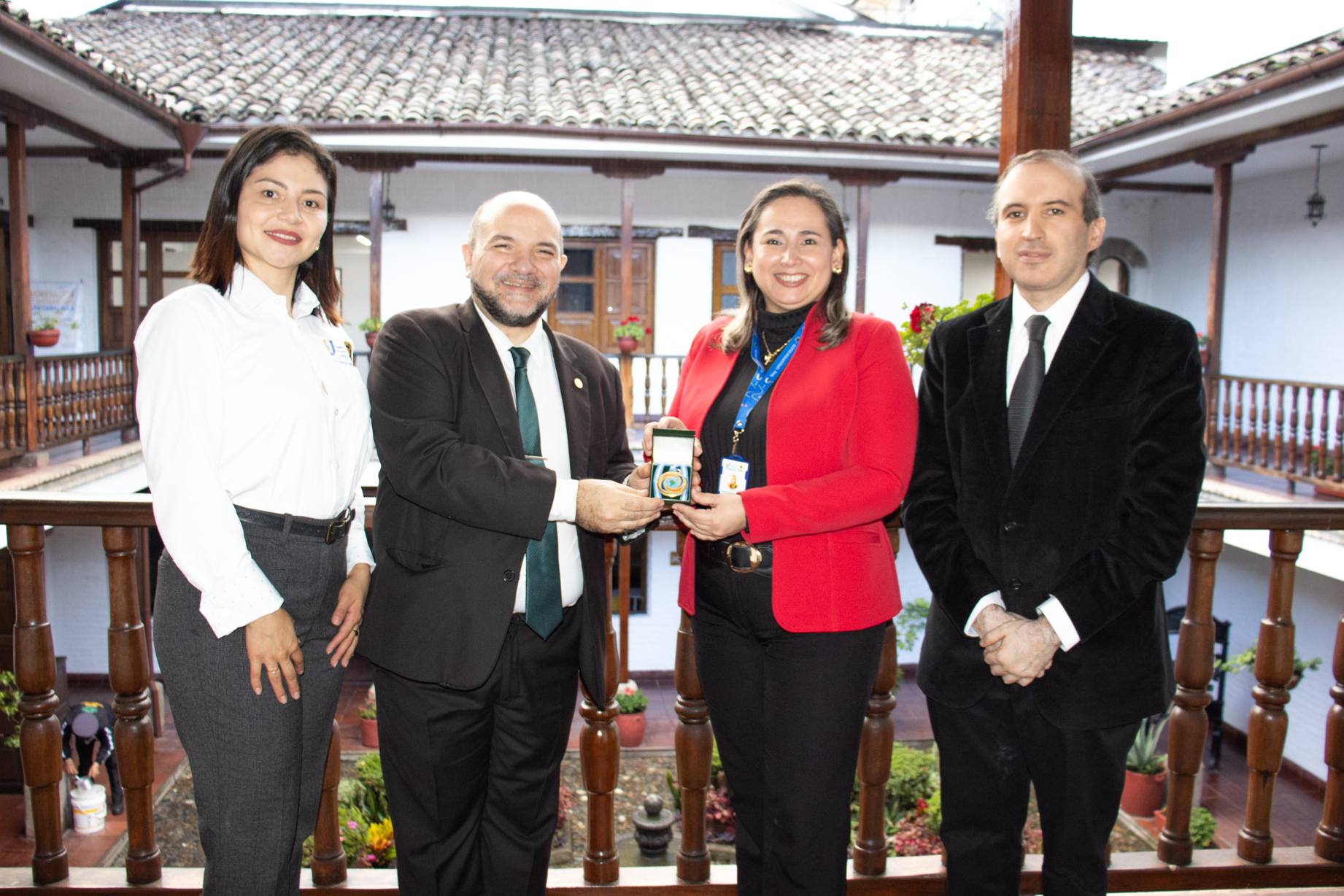 Unicomfacauca recibe distinción internacional por su aporte al desarrollo territorial y su formación para responder a las necesidades del entorno
