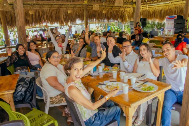 Alcaldía reconoció a madres y padres servidores