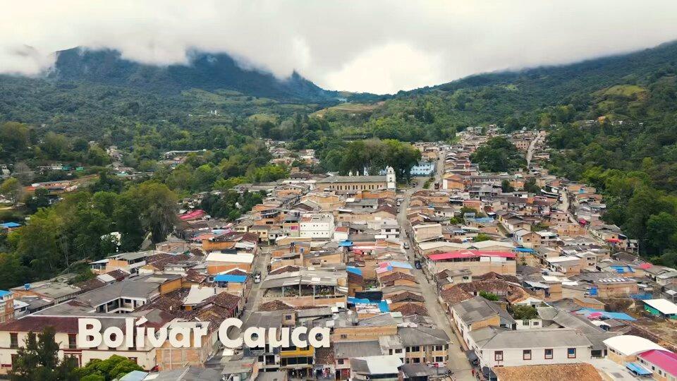 Bolivar-Cauca-cumple-anos-y-el-Macizo-entero-canta-6.jpg