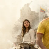 James Rodríguez y una joven admiradora en una portada editorial sobre fama y humildad