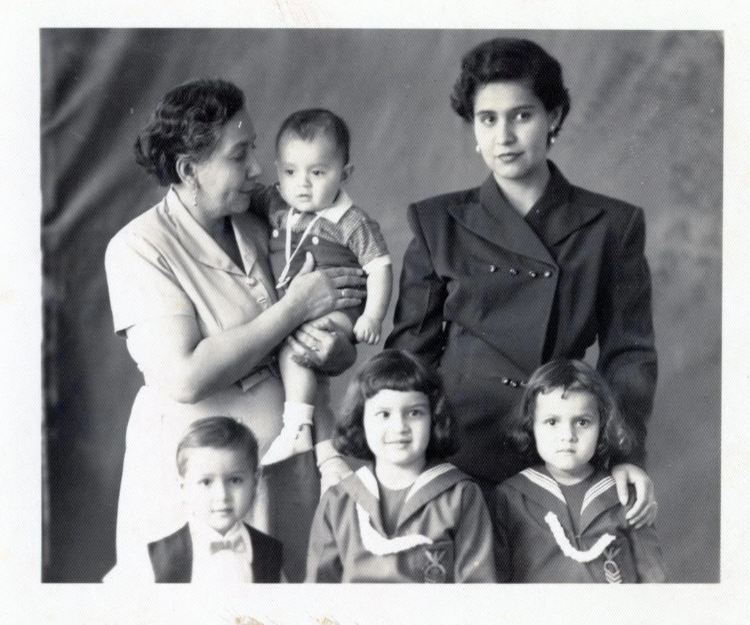 Las-tias-Gloria-y-Ruth-Cepeda.webp