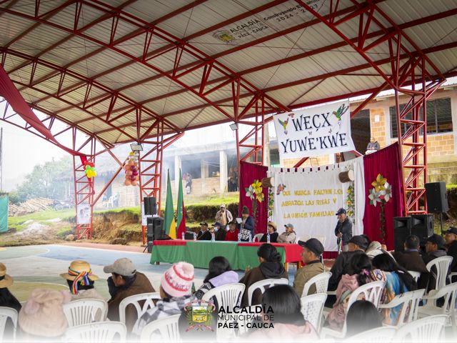 Páez entrega cubierta de polideportivo en El Cuartel