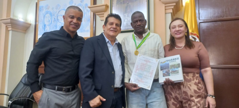 Presentacion-del-libro-Suarez-Cauca-su-historia-y-sus-encantos-4.jpg