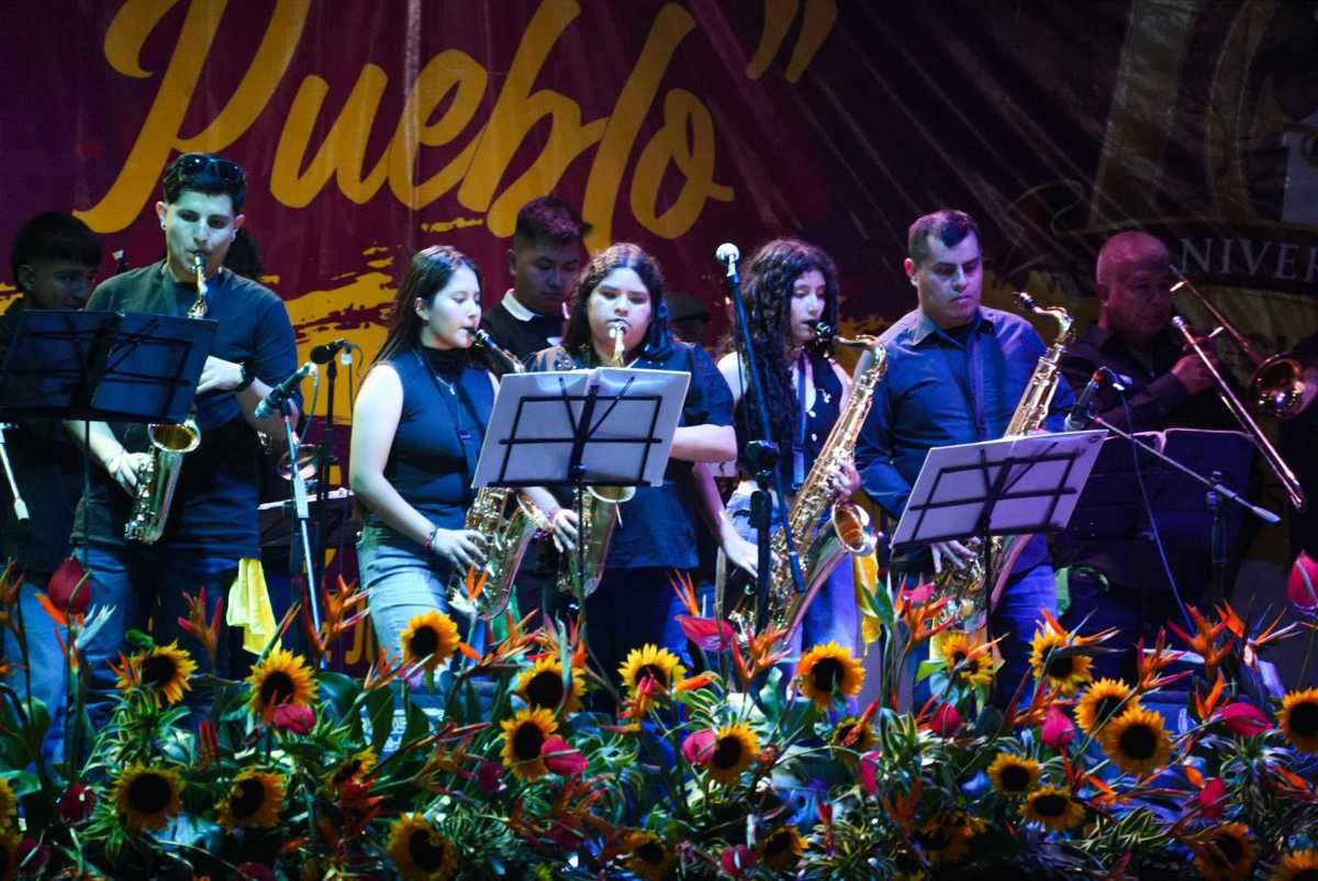 Silvia-celebro-el-decimo-Concurso-de-Bandas-Fiesteras.jpg