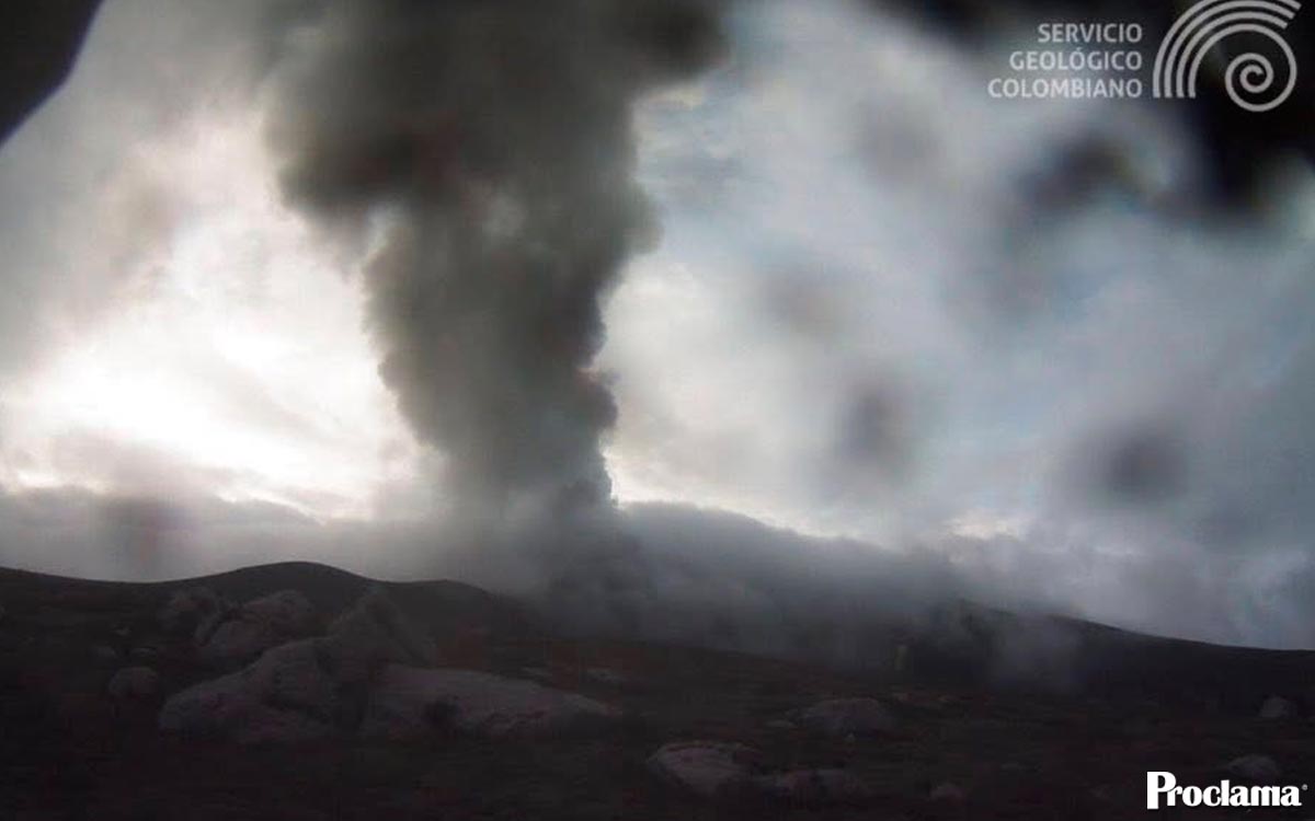 Volcan-Purace-sigue-en-alerta-amarilla.jpg