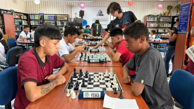 La Biblioteca Carlos Albán promovió la práctica del ajedrez con torneo por categorías