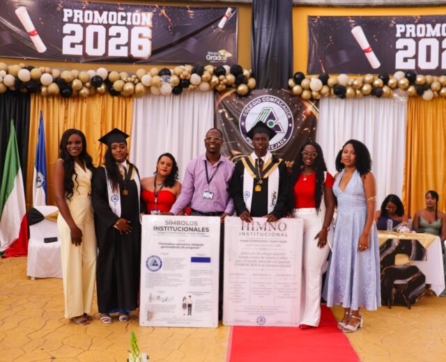 63 estudiantes culminaron su etapa escolar en el Colegio Comfacauca Puerto Tejada