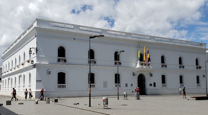 Alcaldía premió con seis meses más el incumplimiento del contratista que ya le debía siete a la ciudad