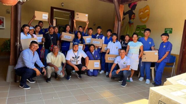 Corinto recibe 140 computadores para estudiantes