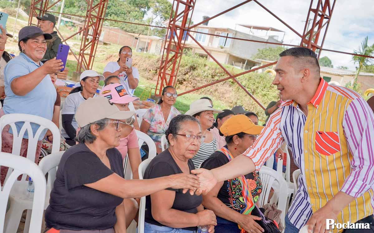 Familias-de-El-Carmelo-reciben-ayudas-tras-atentado.jpg