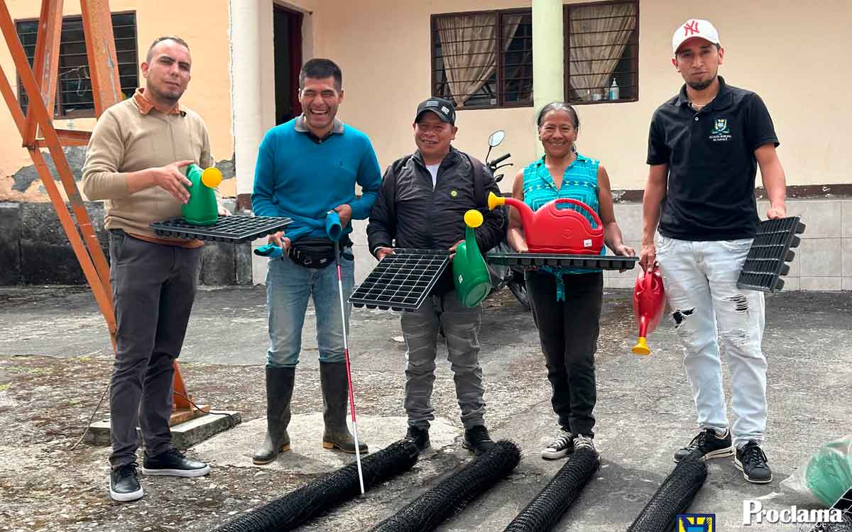 Familias-rurales-de-Purace-reciben-insumos-agropecuarios.jpg