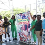 Jornada de atención integral para víctimas del conflicto armado realizada en el parque Félix Ángel Colorado de Villa Rica, con participación de entidades que ofrecieron servicios de salud, orientación institucional, ayuda humanitaria y oferta educativa.