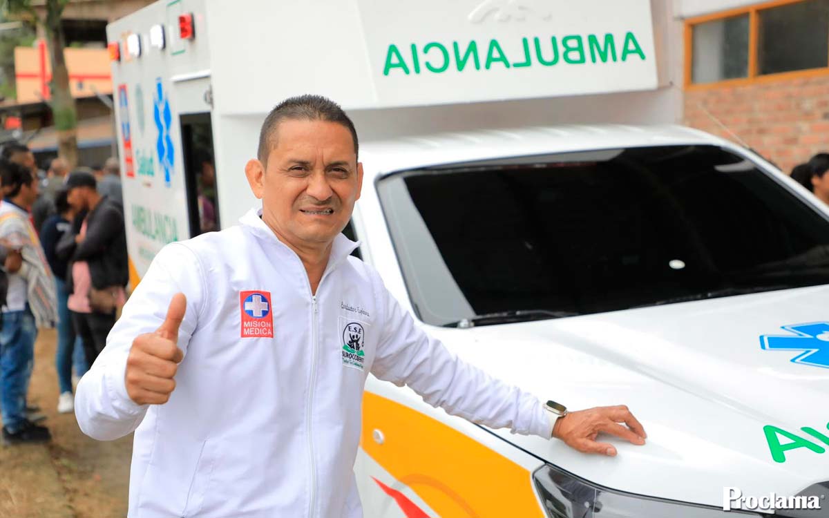 Octavio, el gobernador que ha entregado más de 40 ambulancias en Cauca