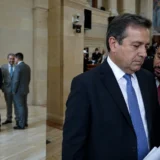 Reunión de congresistas tras una votación en el Senado colombiano
