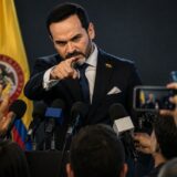 ABELARDO ENVÍA CONFUSO MENSAJE A LA PRENSA
