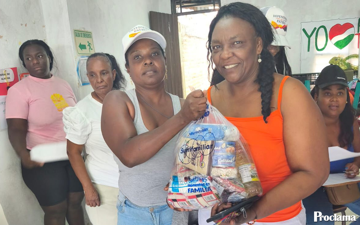 Ayudas de la primera dama llegan a Puerto Tejada