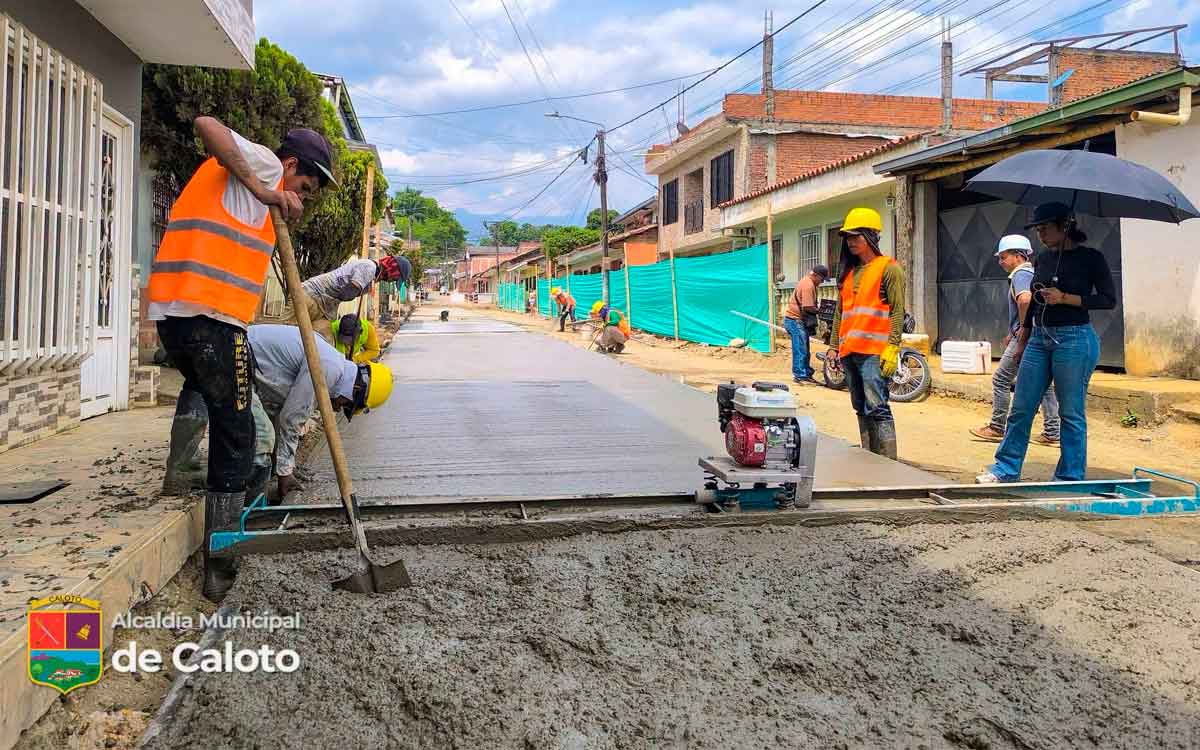 Caloto-pavimenta-la-carrera-sexta-tras-renovar-acueducto.jpg