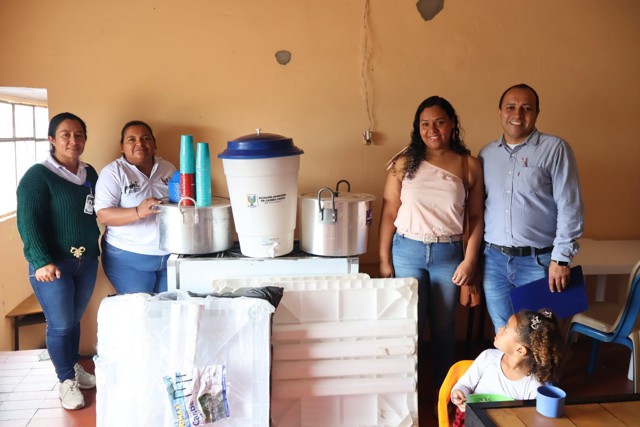 Donde comienza la escuela, también comienza el futuro Donde comienza la escuela, también comienza el futuro