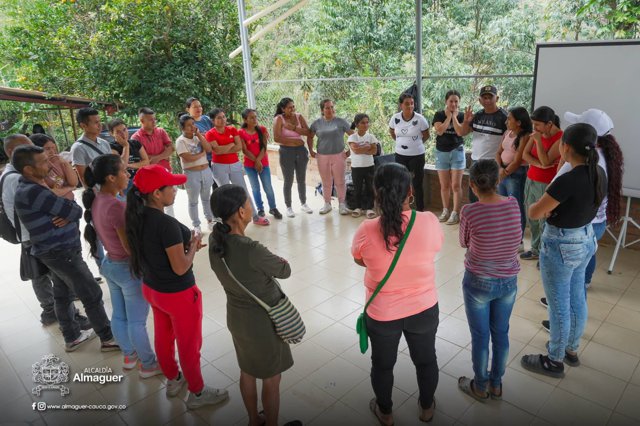 Escuela de Padres llegó a la vereda Higuerillos Escuela de Padres llegó a la vereda Higuerillos