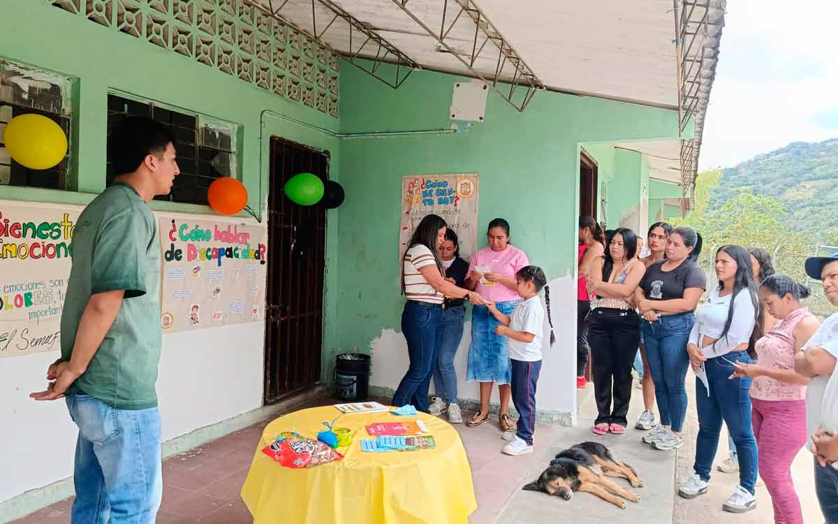La Sierra lleva Escuela de Padres a Frontino Alto