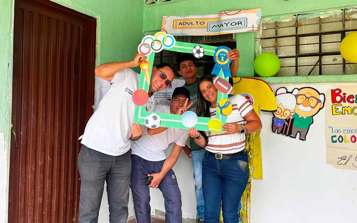 La-Sierra-lleva-Escuela-de-Padres-a-Frontino-Alto