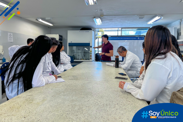 Unicomfacauca fortalece la formación de sus Ingenieros Agroambientales con nuevo equipo para prácticas de laboratorio e investigación