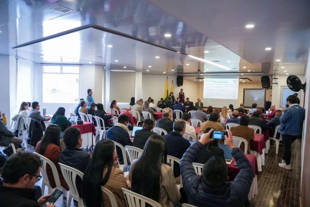 Mesa-interinstitucional-sobre-el-abastecimiento-de-agua-en-Ipiales-liderada-por-la-Gobernacion-de-Narino.webp