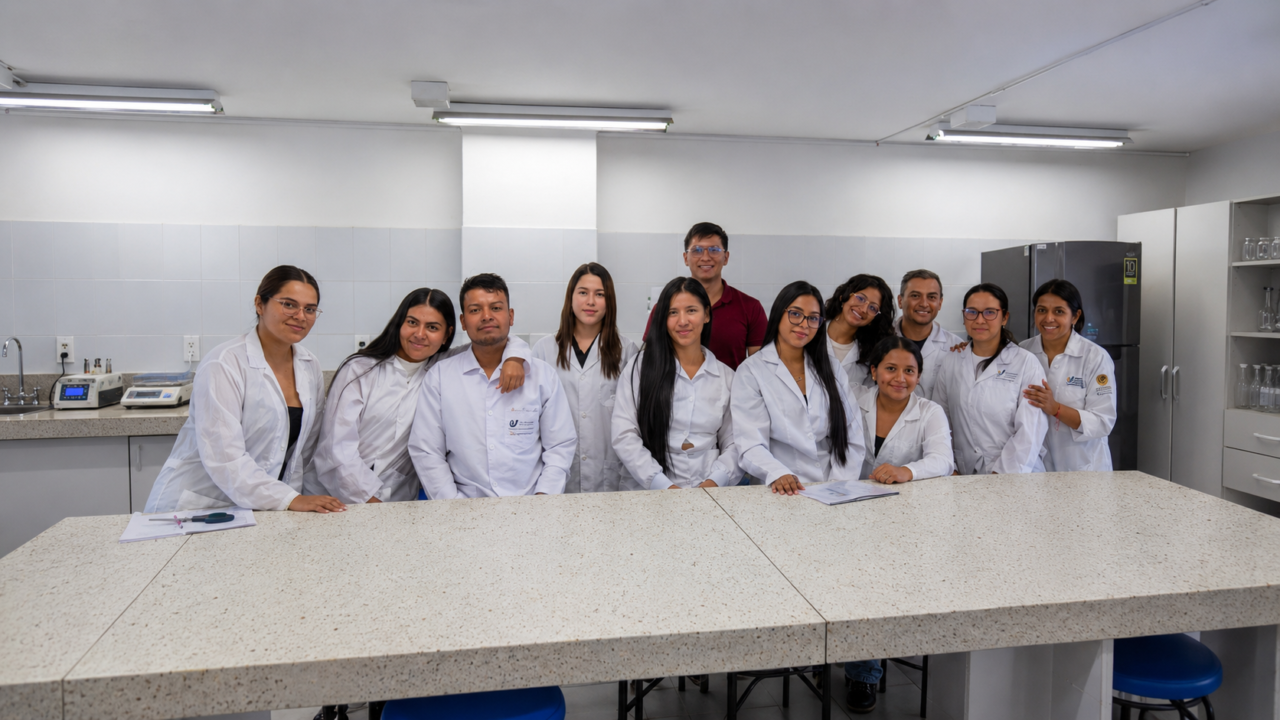 Unicomfacauca-fortalece-la-formacion-de-sus-Ingenieros-Agroambientales-con-nuevo-equipo-para-practicas-de-laboratorio-e-investigacion-1280x720.png