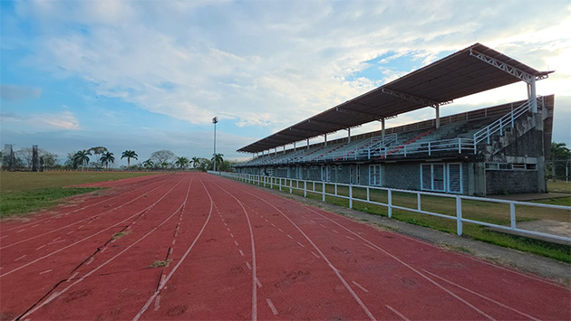 El estadio que respira deporte y se asfixia entre escombros