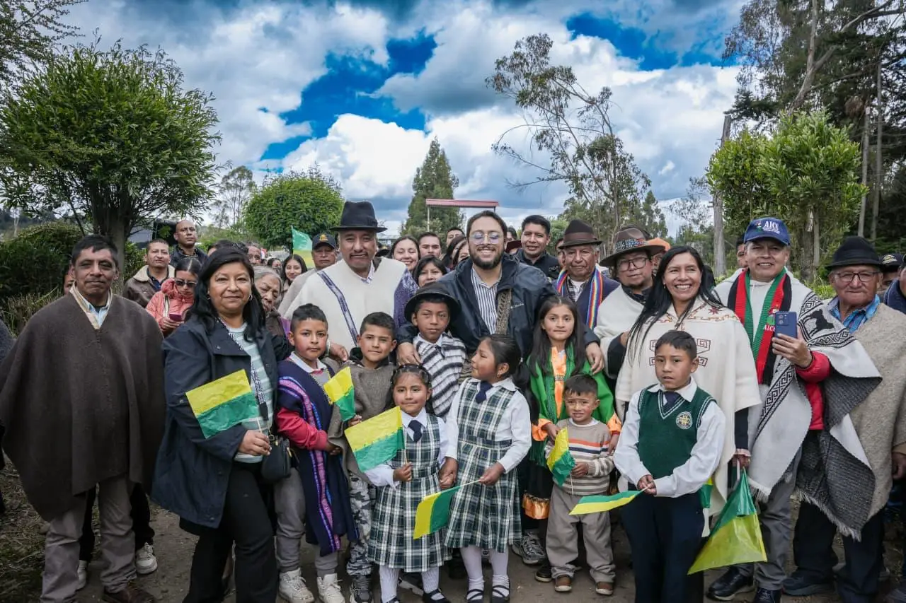 Gobernacion-de-Narino-garantiza-1.000-millones-anaulaes-para-la-universidad-UNIPUEBLOS-2.webp