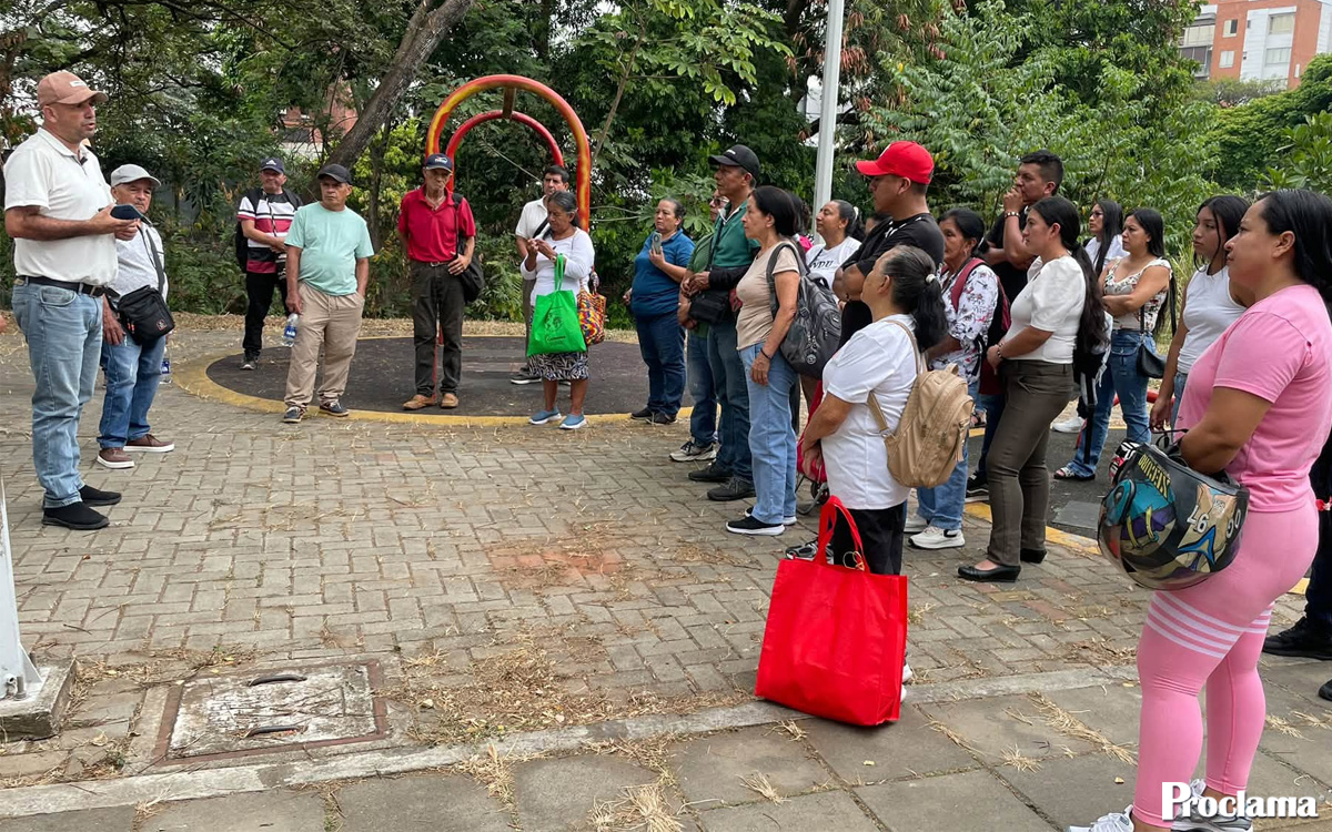 La-Sierra-llevo-ayudas-a-familias-afectadas-en-Cali.jpg