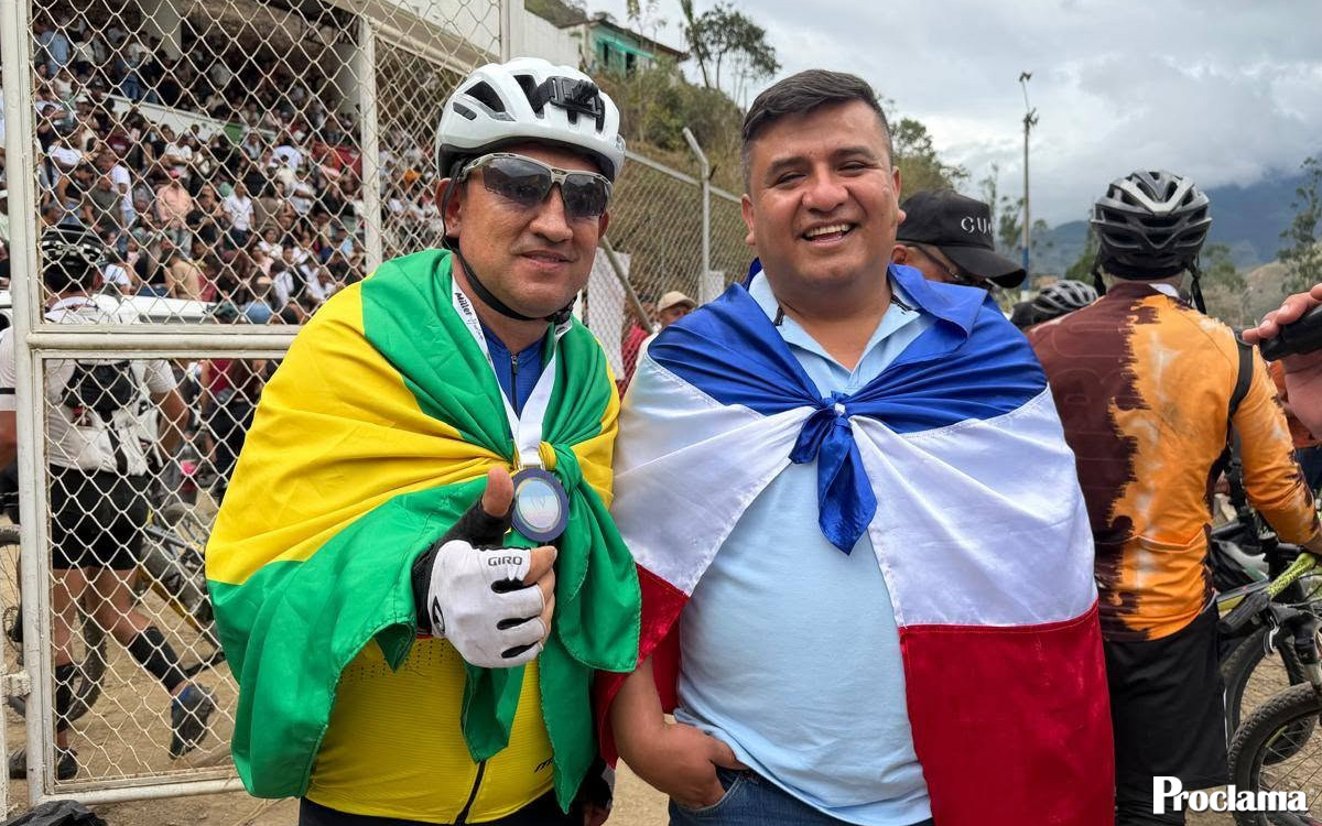 Miller Hurtado pide mirar a Argelia más allá del conflicto Miller Hurtado pide mirar a Argelia más allá del conflicto