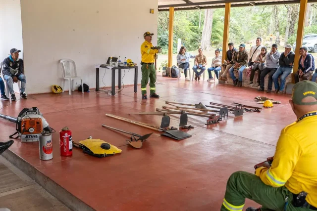 Sotará prepara comunidades para enfrentar incendios forestales