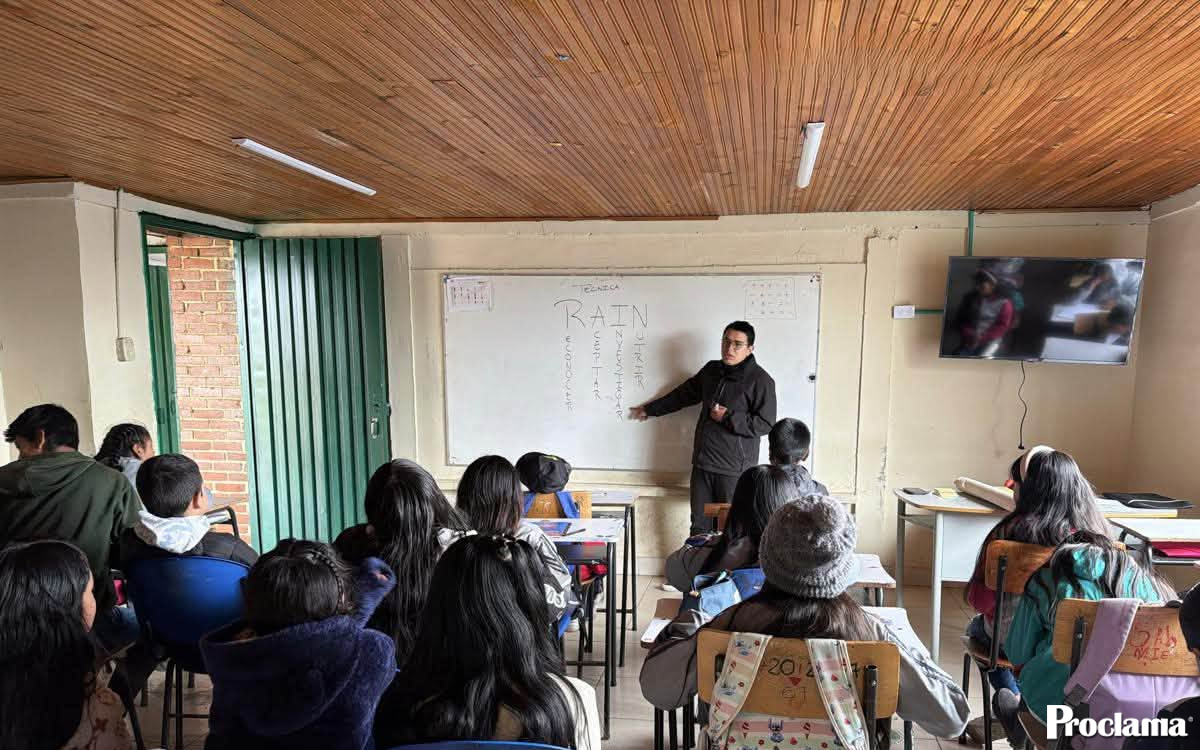 Totoro-refuerza-prevencion-del-suicidio-en-colegios.jpg
