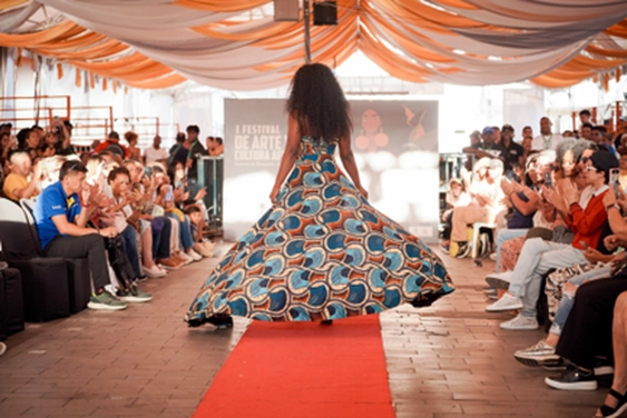 faca_pasarela_roja.webp