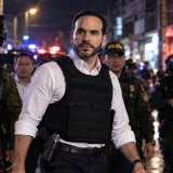 Presidente Abelardo De La Espriella durante operativo nocturno de seguridad en Colombia