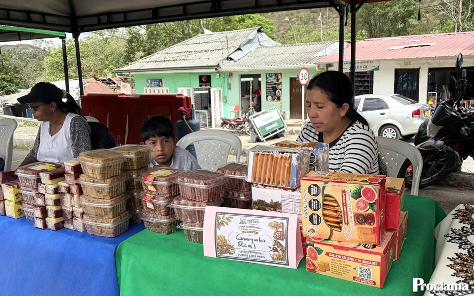 Feria Agropecuaria reúne a campesinos y productores de Totoró Feria Agropecuaria reúne a campesinos y productores de Totoró