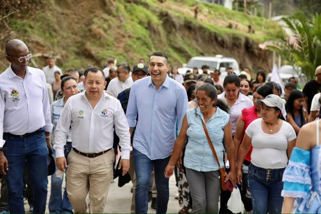 Gobernador del Cauca Octavio Guzmán llegó a Florencia con obras y recursos
