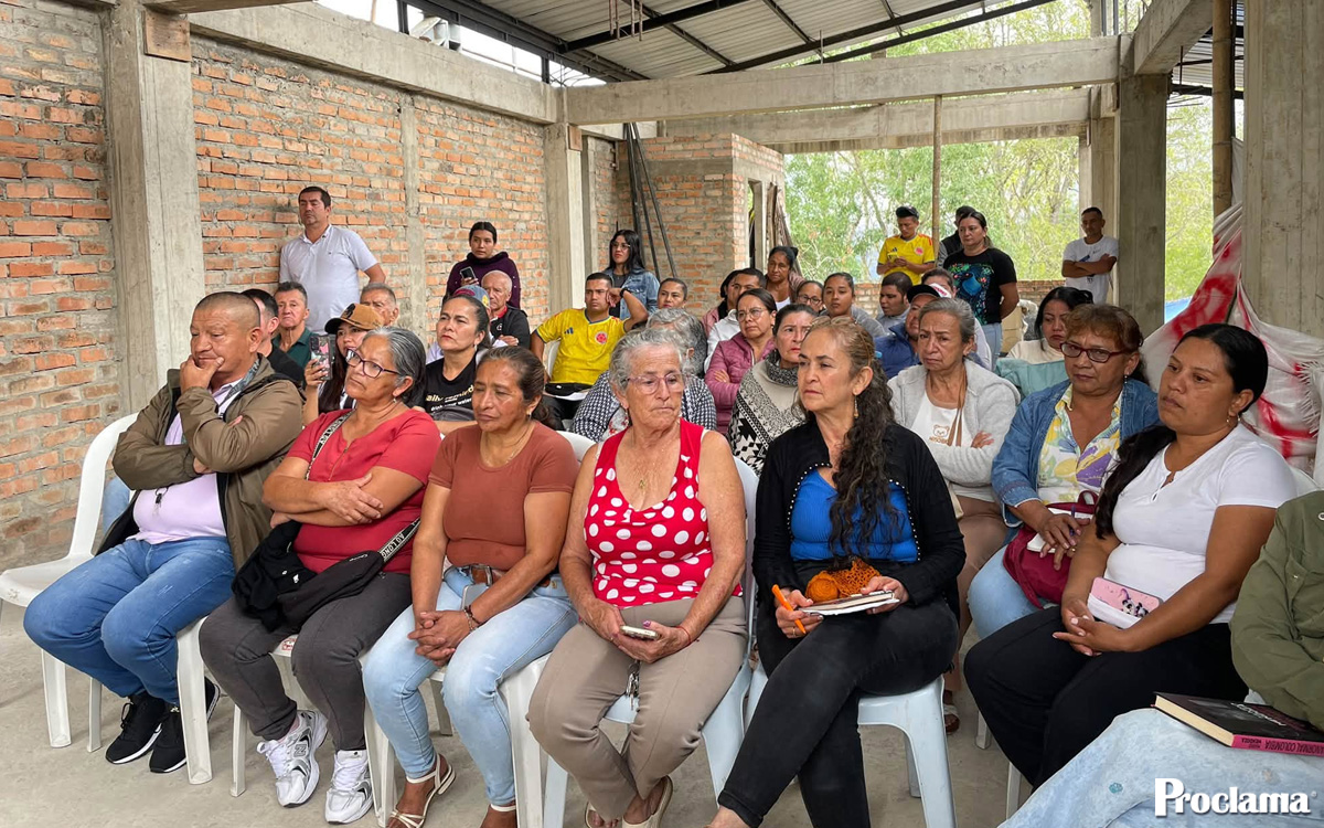 La Sierra revisa seguridad y horarios con comerciantes La Sierra revisa seguridad y horarios con comerciantes