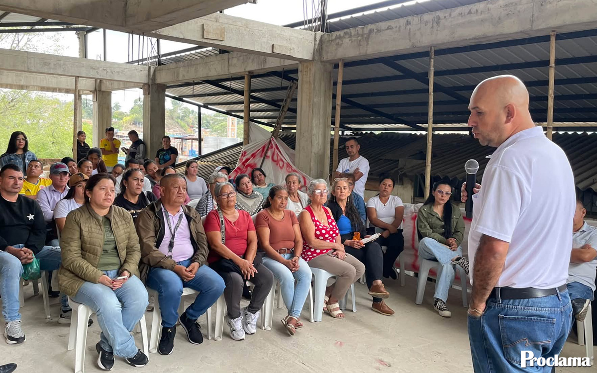 La Sierra revisa seguridad y horarios con comerciantes