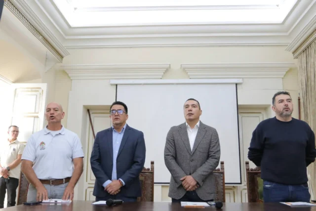 Octavio Guzmán hace vías mientras Muñoz sigue viajando